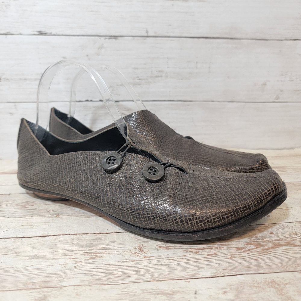 Cydwoq Medium Brown Women's Loafers Size 9 M